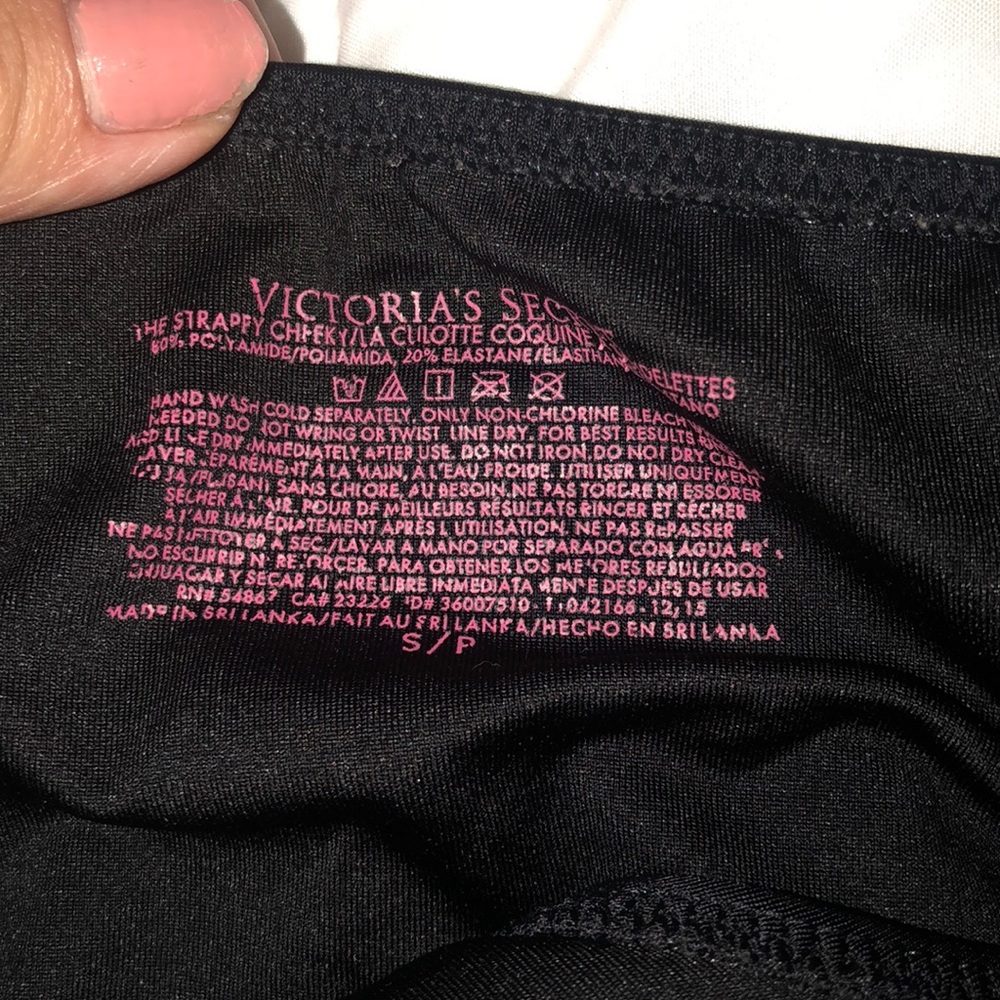 Vs bikini! - Picture 3 of 5